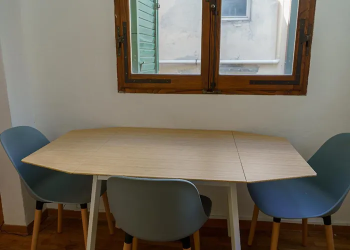 Central 1 Bedroom Apartment In The City Center